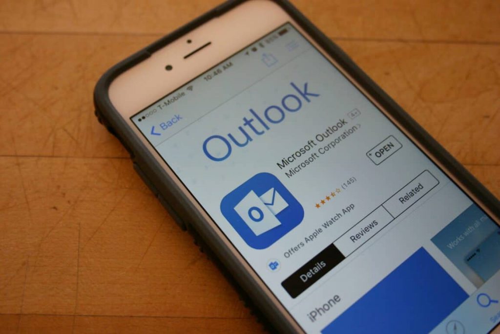 Microsoft Outlook app for iOS gets 'Ignore Conversation' feature