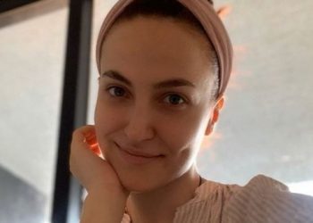 Actress Elli AvrRam comes up with new dance form in hilarious new post; watch video