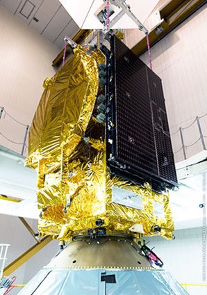 Why do they wrap the yellowish gold foil around space probes? - Quora