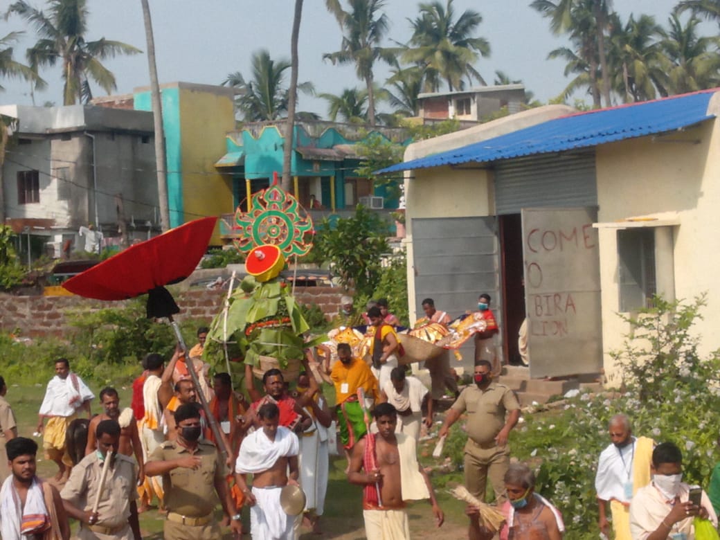 Grand Road empty as devotees witness ‘Snana Yatra’ through live telecast, ‘Mudirasta’ performs ‘Chherapahara’