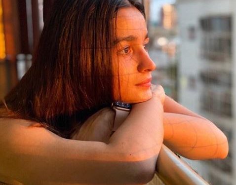 Actress Alia Bhatt shares sun kissed picture; see pic