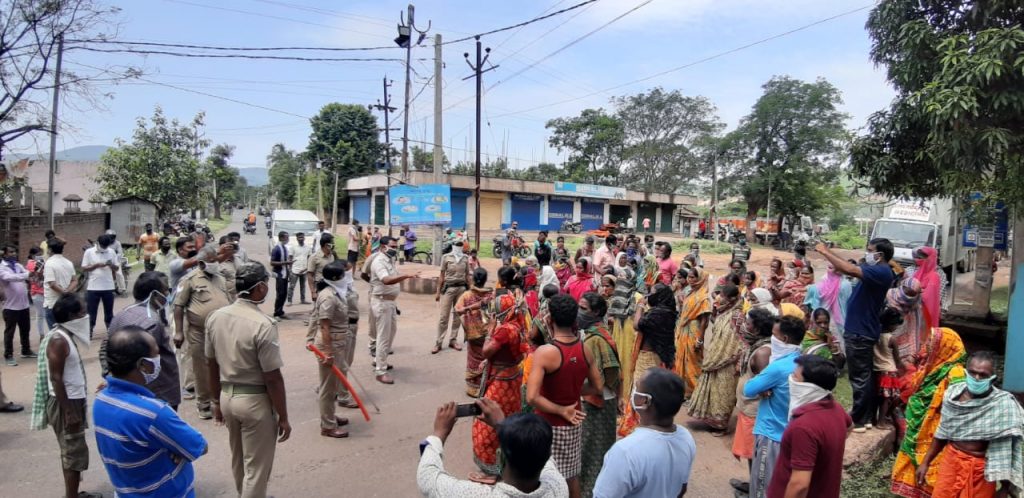 Keonjhar town locals block NH-49, demands removal of ‘containment zone’ restrictions