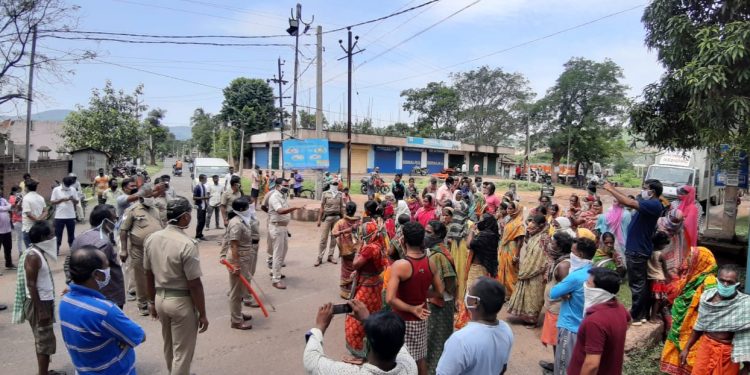 Keonjhar town locals block NH-49, demands removal of ‘containment zone’ restrictions