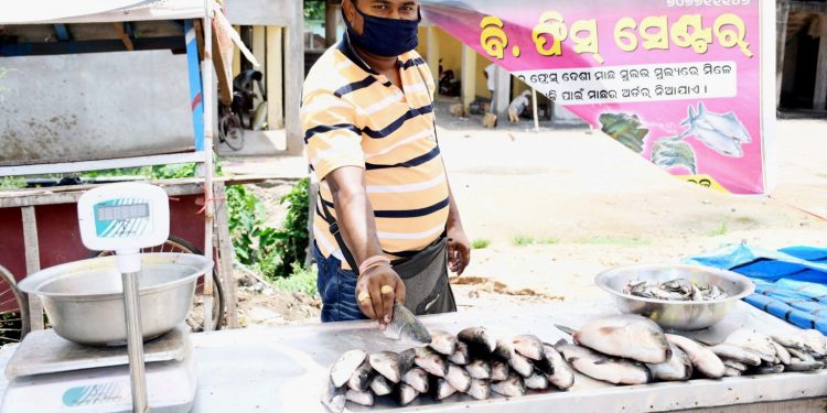 This is how a Bhadrak singer is surviving lockdown blues: Read on to find out more