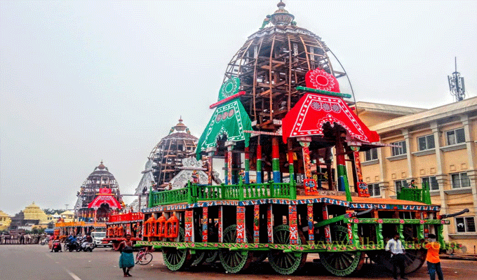 Undeterred by SC verdict, Puri’s Maharana servitors give final touch to chariots