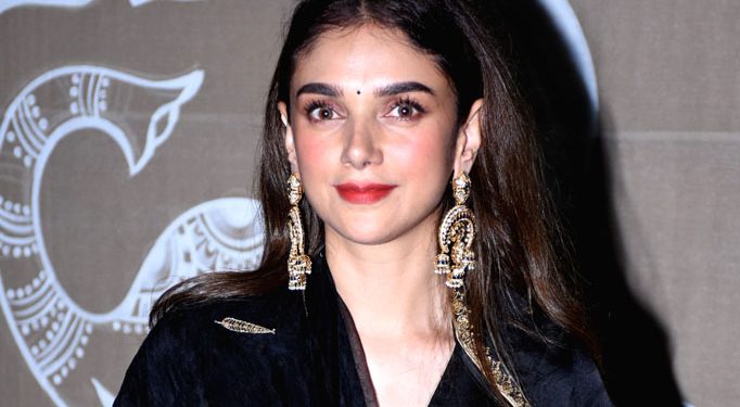 Aditi Rao Hydari's 'Sufiyum Sujatayum' gets release date