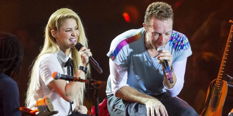 Shakira with Coldplay frontman Chris Martin (Image courtesy: Variety)