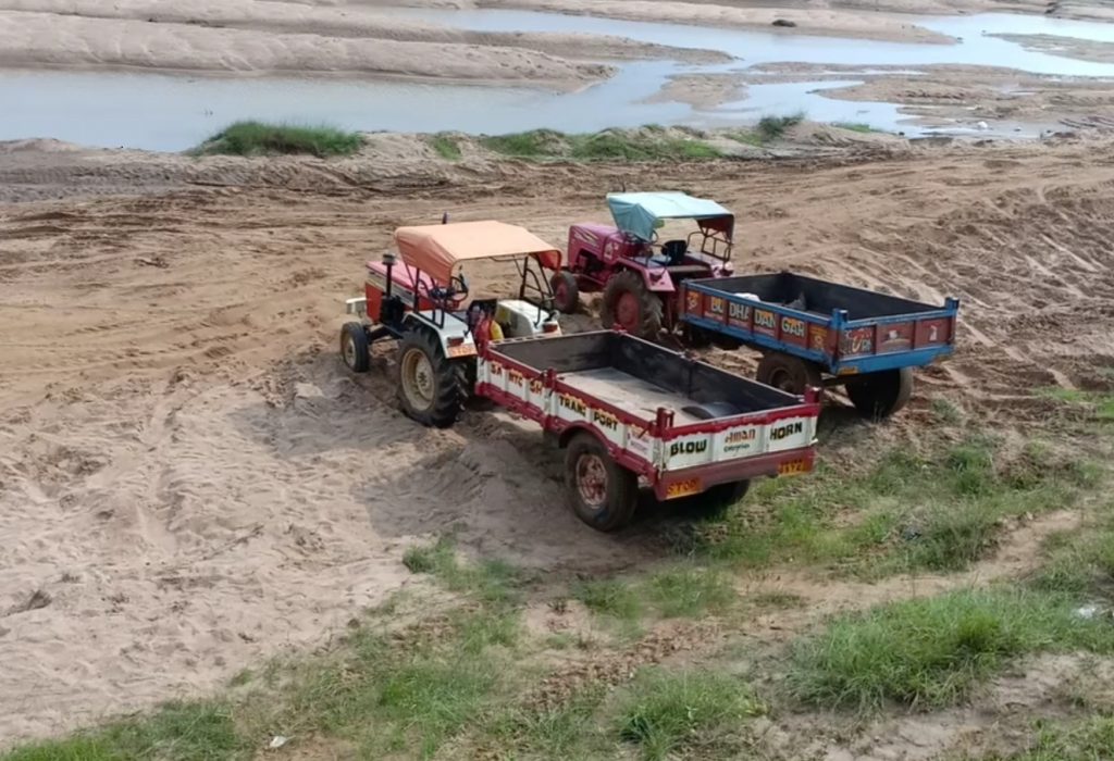 50 years on, Ret riverbed turns hunting ground for sand mafia