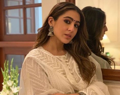 Sara Ali Khan shares heat winning throwback pic with dad Saif Ali Khan; see pic