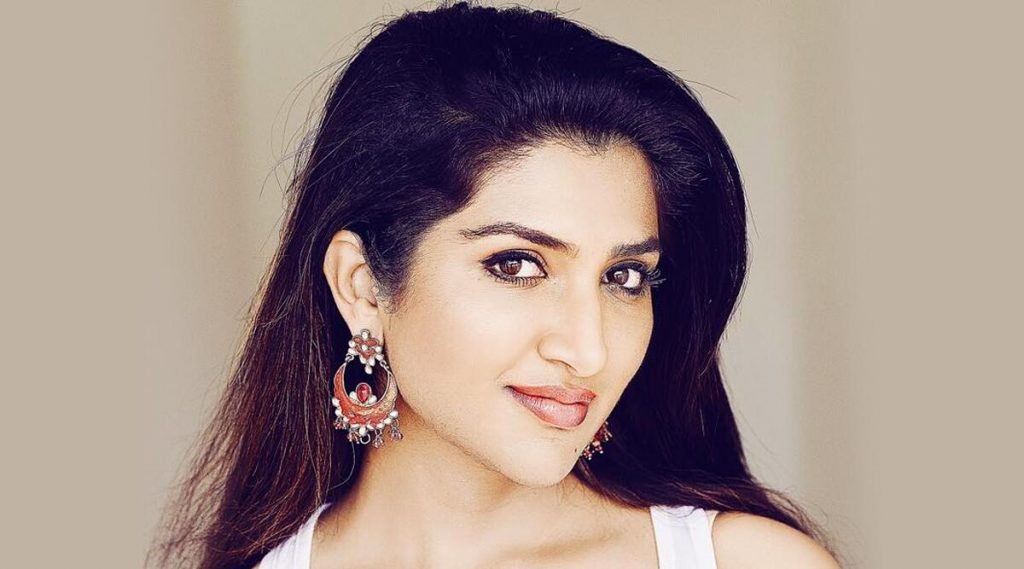 Kannada actress Rohini Singh injured in car accident