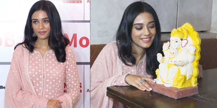 Actress Amrita Rao urges fans for eco-friendly idols during Chaturthi celebration