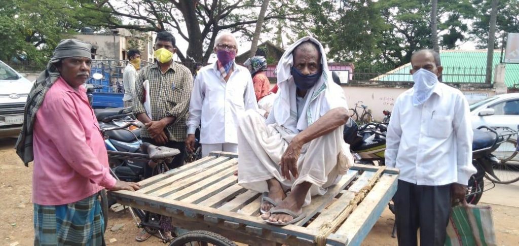 Shocking! 75 year old retired teacher carried on a trolley rickshaw to bank for pension withdrawal