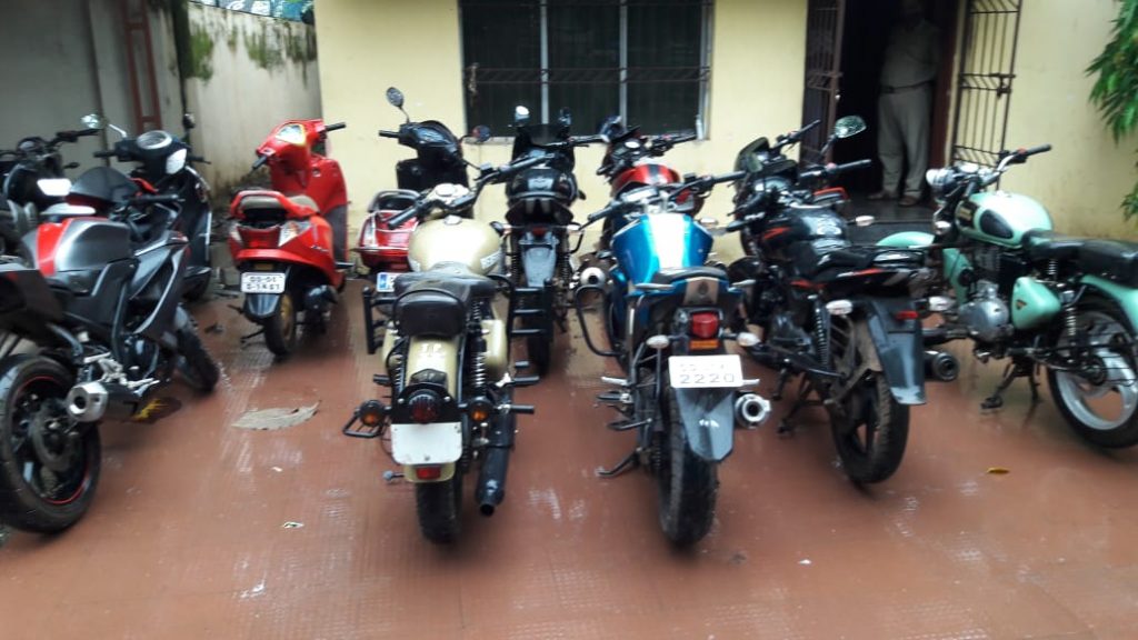 Vehicle lifting gang busted in Bhubaneswar; one truck, 11 two-wheelers seized 