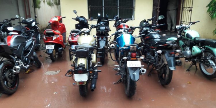 Vehicle lifting gang busted in Bhubaneswar; one truck, 11 two-wheelers seized 