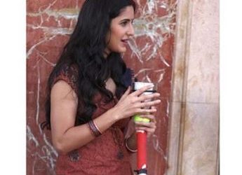 Katrina Kaif misses cricket; see pic