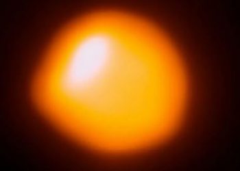 Hubble Space Telescope solves mysterious dimming of 'Betelgeuse' star