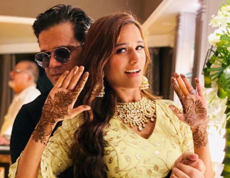 Controversial queen Poonam Pandey gets married; see pics - OrissaPOST