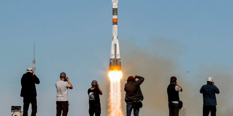 Soyuz with US-Russian crew reaches space station in 3 hours