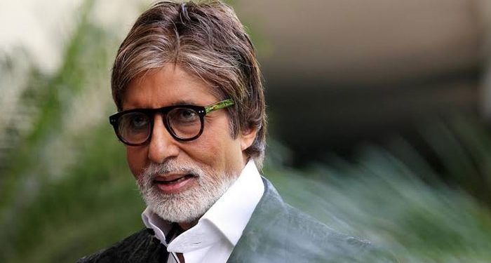 Big B apologises to fans outside Jalsa on his birthday