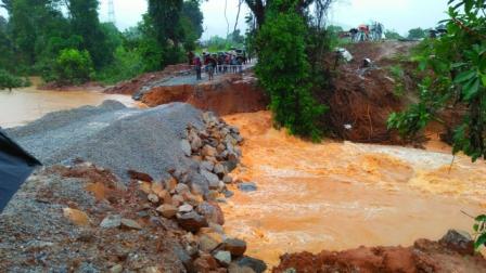 Diversion road of under-construction bridge washes away in Ganjam