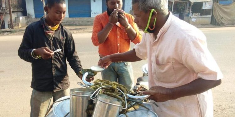 This Keonjhar tiffin stall owner is not as lucky as ‘Baba Ka Dhaba’ proprietors