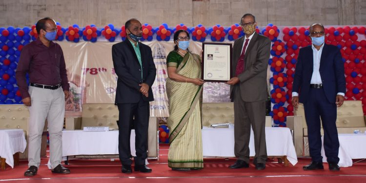 Utkal University Vice-Chancellor Sabita Acharya felicitates her predecessor Soumendra Mohan Patnaik at the foundation day celebration of the varsity