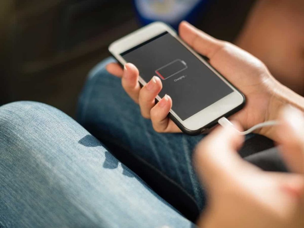 Charge your smartphone via T-shirt soon without electric shock