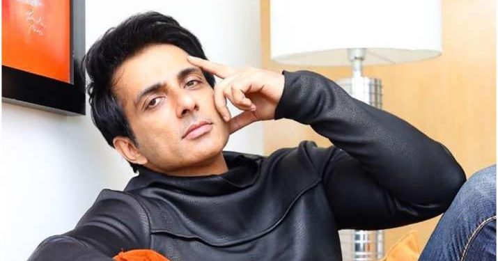 Fan worships Sonu Sood for helping him during lockdown; actor’s reply is winning hearts