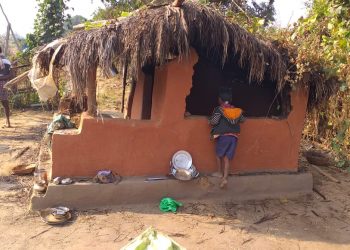 Odisha People of this tribe burn their ‘Lal Bungalow’ if touched by outsiders