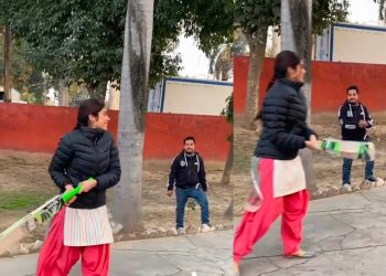 Janhvi Kapoor gets some cricketing action.