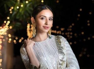 Rakul Preet dishes out health goals with ‘jowar roti, karela & tofu’ lunch on ‘De De Pyaar De 2’ set