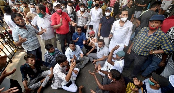 TMC activists shout slogans as they protest outside the CBI office in Nizam Palace, Kolkata, over the arrest of party leaders in connection with the Narada scam case Monday, May 17. (File photo, PTI)