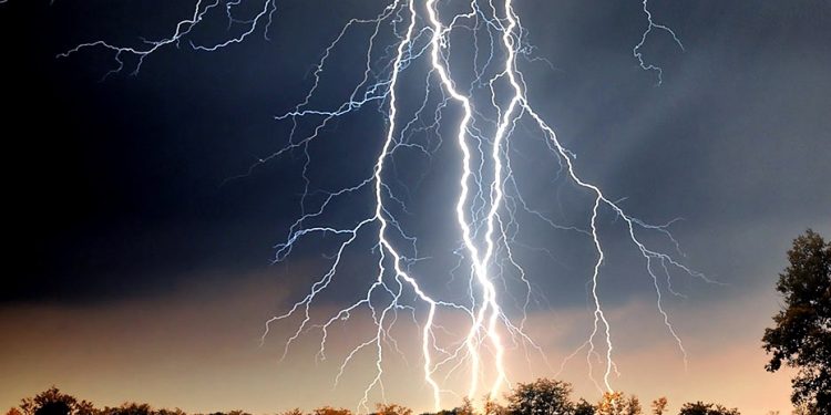 Lightning kills 2, injures 1 in Subarnapur district