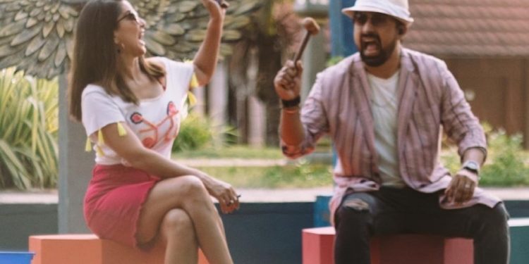 Sunny Leone plays 'whack a mole' with Rannvijay.(photo:instagram)