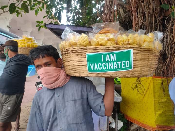 Hinjlicut street vendors say ‘I am vaccinated’