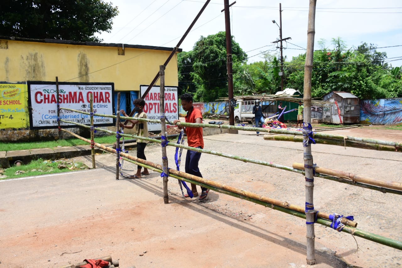 Non-vegetarian food market sealed 