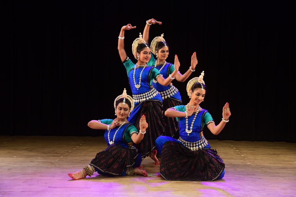 Music and dance from India, Sri Lanka, and Indonesia combine to tell an  ancient Hindu story – Houston Public Media