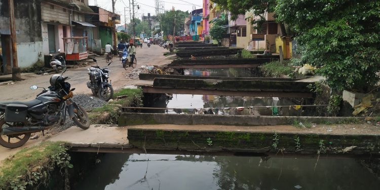 Uncovered drains pose huge threat to commuters in Cuttack city