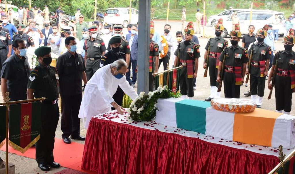 CM Naveen Patnaik pays floral tributes to Odia IAF officer Rana Pratap Das