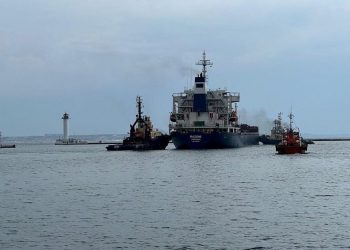 The Sierra Leone-flagged ship Razoni leaves the sea port in Odesa after restarting grain export, amid Russia's attack on Ukraine, Ukraine August 1, 2022 (PC: Reuters)