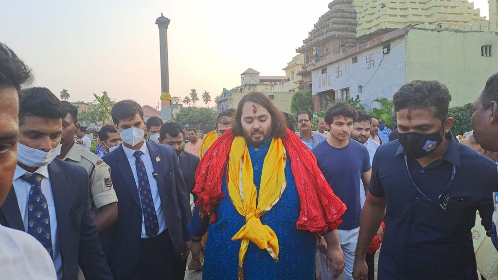 Mukesh Ambani’s son Anant offers prayers at Puri Jagannath Temple