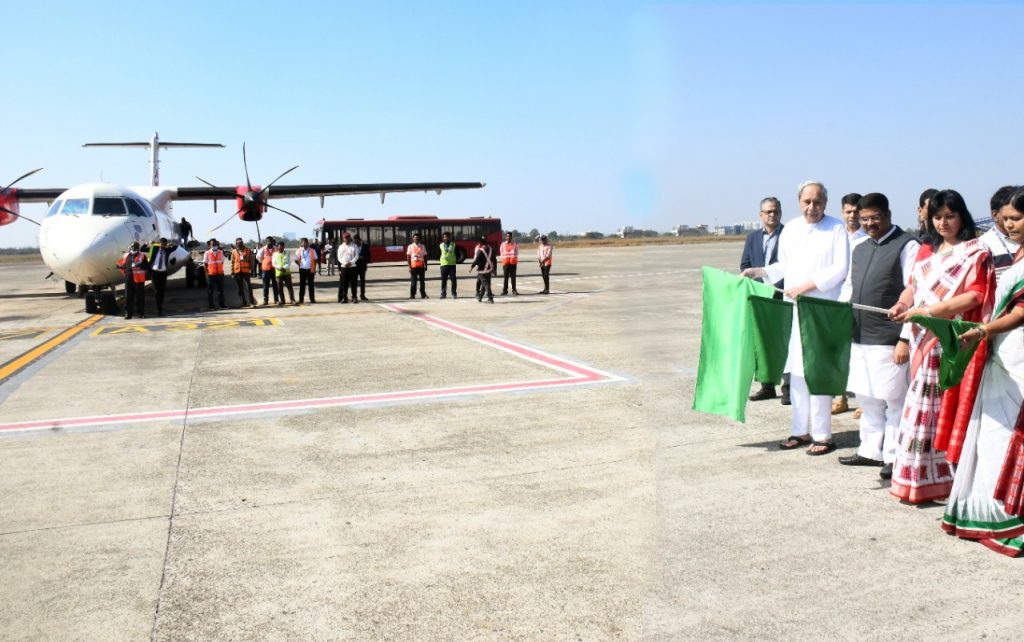 Chief Minister Shri Naveen Patnaik Launching air service from Bhubaneswar to Rourkela at Biju Patnaik International Airport 01