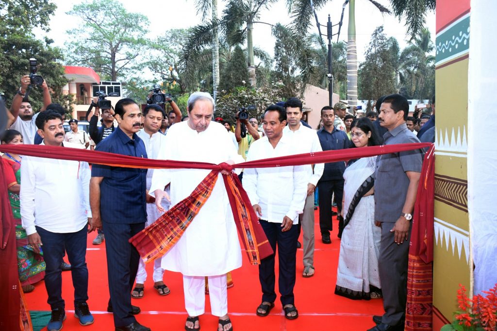 Naveen Patnaik inaugurates Adivasi Mela