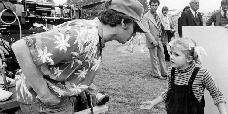 Young Drew Barrymore with Steven Spielberg on the set of E.T. The Extra-Terrestrial (Image: Twitter)