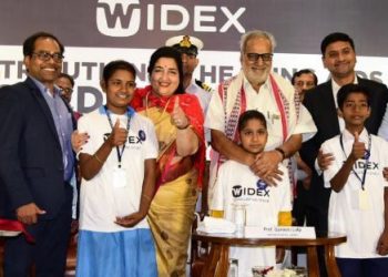 Odisha: Anuradha Paudwal distributes 200 hearing aids free on World Hearing Day