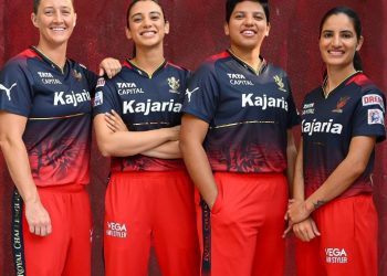 RCB Women's Team skipper Smriti Mandhana along with Sophie Devine, Richa Ghosh and Renuka Thakur (Image: Twitter)