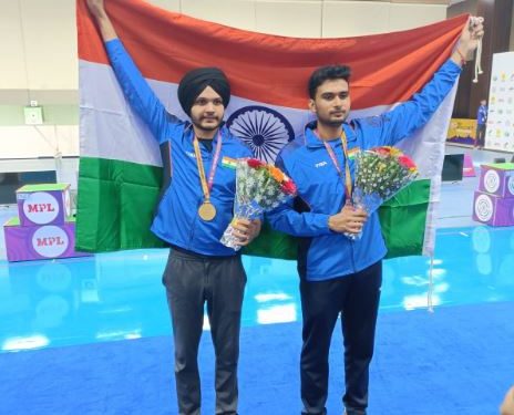 Sarabjot Singh-Varun Tomar won the men's air pistol gold and bronze medals respectively at the ISSF Pistol/Rifle World Cup (Image: DDNewslive/Twitter)