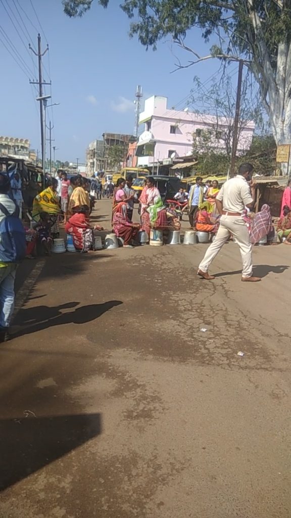 Water woe forces Tikiri women to take to the streets