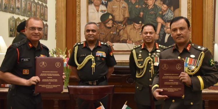 Bangladesh Army Chief Gen S M Shafiuddin meets Army Chief Gen Manoj Pande (Image: airnewsalerts/Twitter)