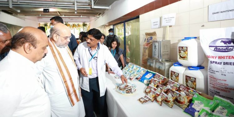 Union Home Minister Amit Shah visits Karnataka Milk Federation's plant in Bangaluru (Image: AmitShah/Twitter)